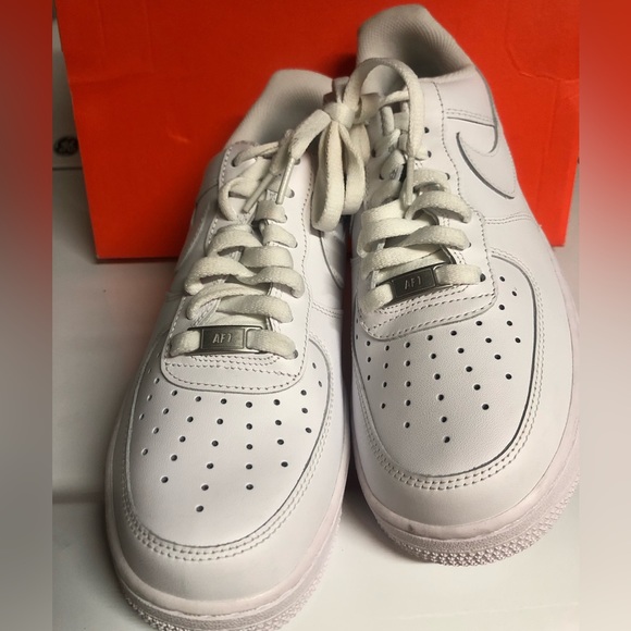 Nike Air Force 1 - Picture 3 of 5